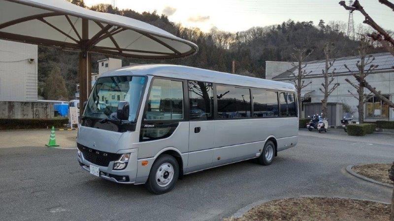 新しいバスの画像